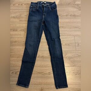 712 Levis High Rise Skinny Jeans